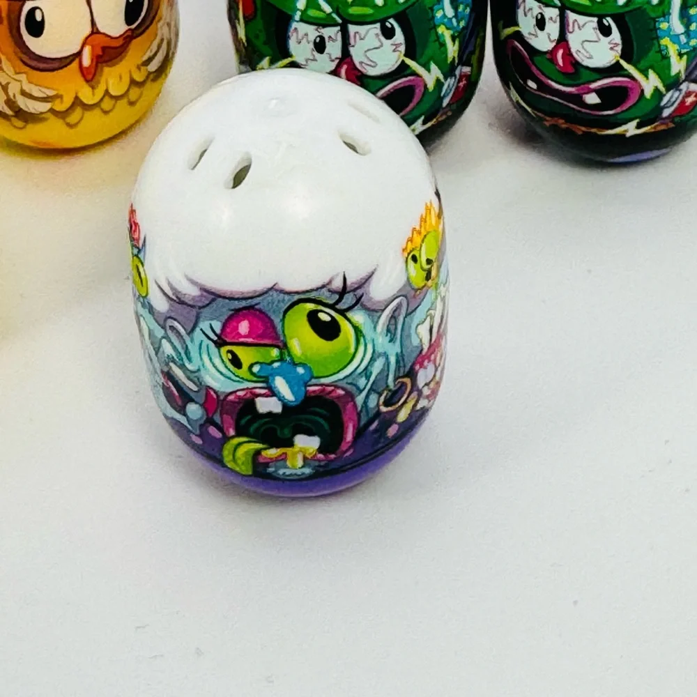 Mighty Beanz Lot Of 19 With Slam Pack Case Monster Skeleton Zombie Grandma Etc..